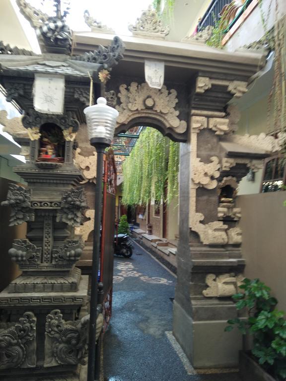 Asta House Hotel Kuta  Exterior photo